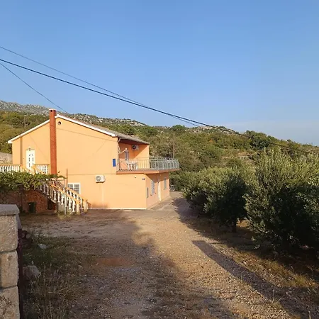 Iva Apartment