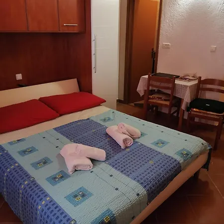 Iva Apartment Tribanj-Kruscica